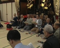 朝６時半から大仏寺で般若心経を唱えるあけぼの会